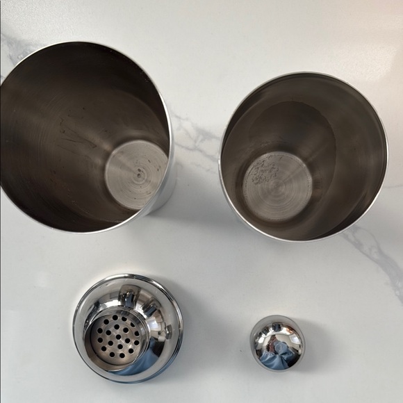 Stainless Steel Cocktail Shaker Set - Picture 3 of 3